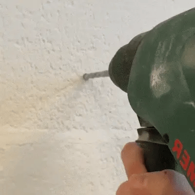 Installation d'un Néon avec outils