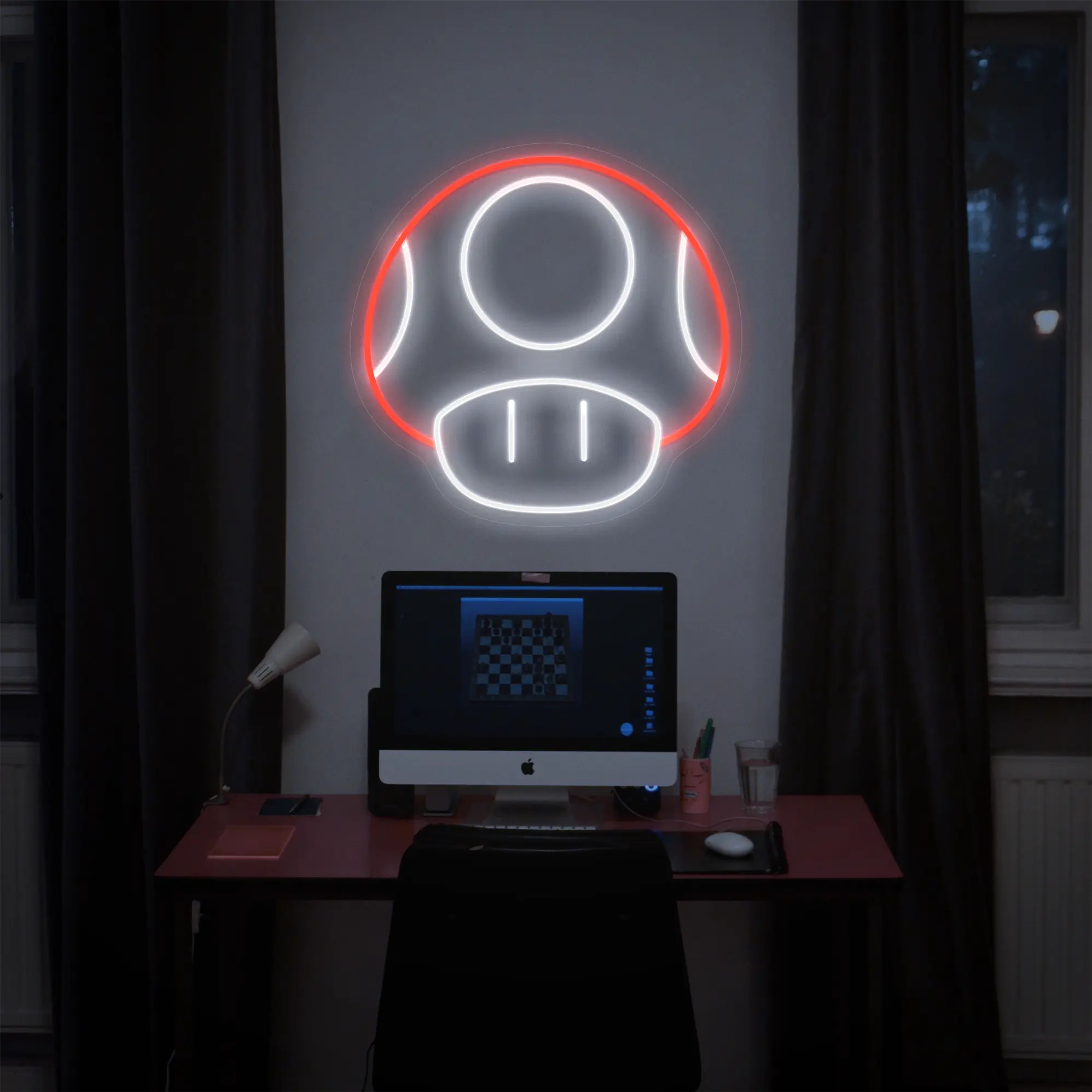 Néon champignon de Mario dans un bureau