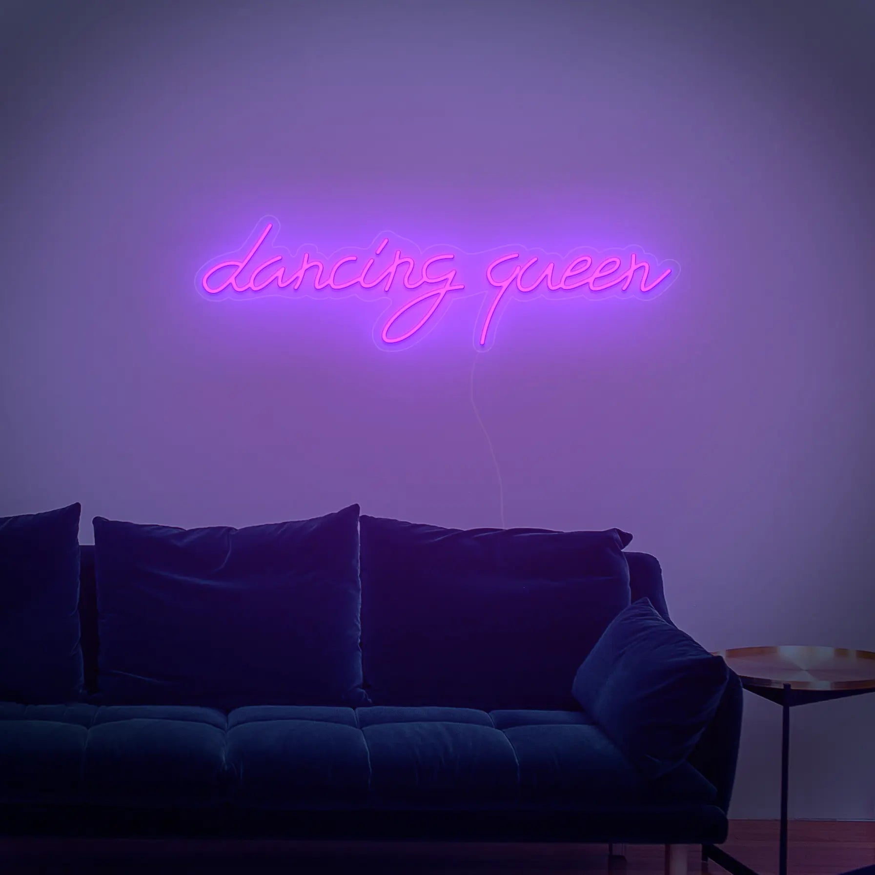 Néon Dancing Queen Rose dans Salon